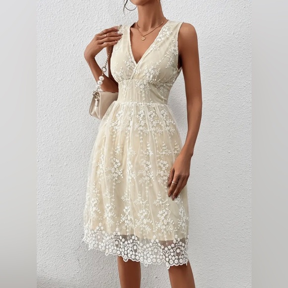 Solid Deep V Neck Sleeveless High Waist Lace Dress, Elegant Ruffled Hem Midi - Picture 4 of 6